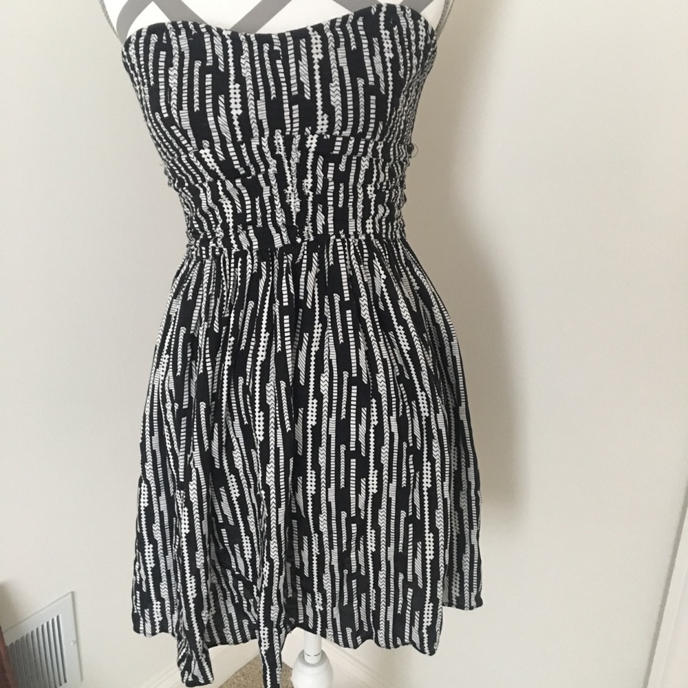 NEW Strapless dress